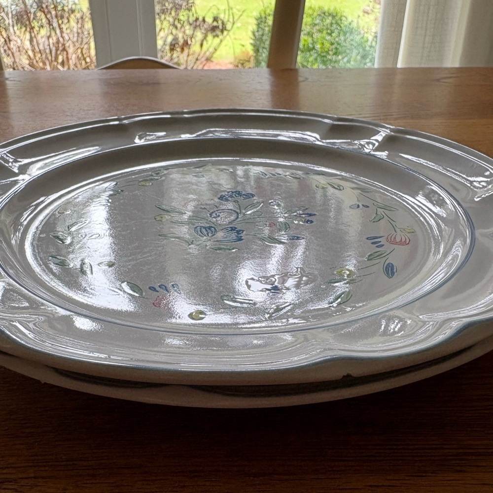 Hearthside- Floral Expressions- set of 2- scallop dinner plates-discontinued - Picture 3 of 14